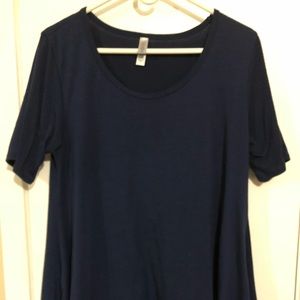 Navy large LuLaRoe perfect tee